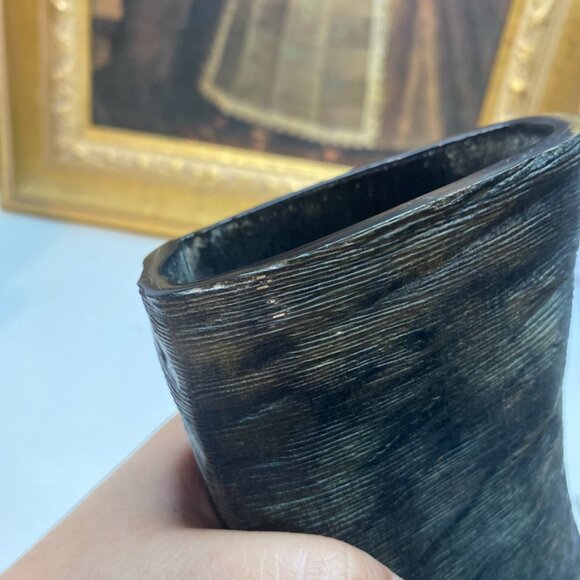 Wendake Buffalo Horn Pen Holder Etched/ Painted Wolf Design KC Gift Canada - Picture 6 of 10